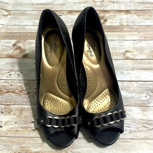 Black peep toe pumps